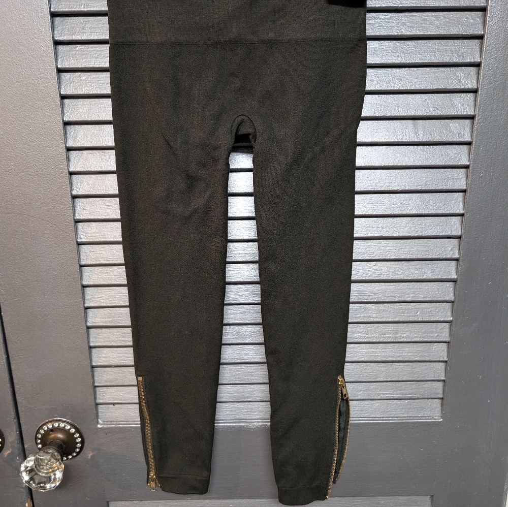 Spanx Look At Me Now. Seamless Side Zip Leggings Center Seam Free No More Camel